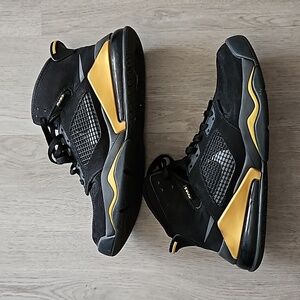Used Jordan Mars 270 'Black Gold' Mens Size 10.5